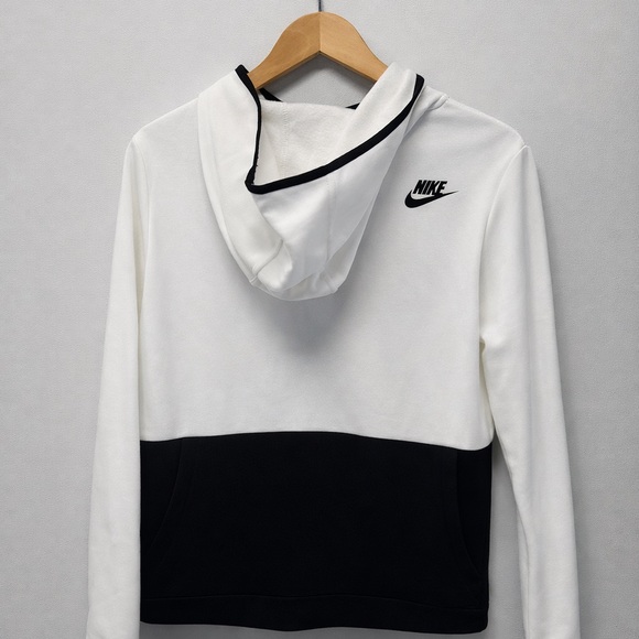 Nike White and Black Hoodie Boys XL Never Worn - Picture 2 of 8